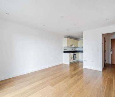 Slough, Berkshire, SL2 - Photo 4
