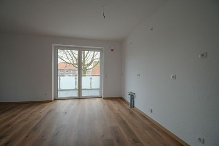 6635 - Stilvoll Wohnen im Neubau – Lichtdurchflutete 2,5-Zimmer-Wohnung mit Aufzug und Balkon - Photo 2