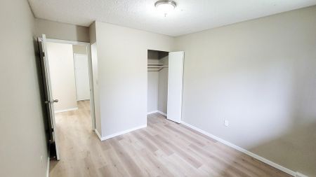 Hillside Terrace - Photo 3