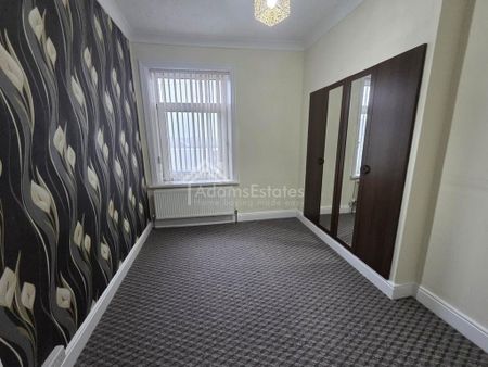 2 bedroom end of terrace house to rent - Photo 3