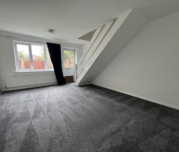 2 bedroom terraced house to rent - Photo 2
