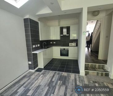 5 bedroom terraced house to rent - Photo 2