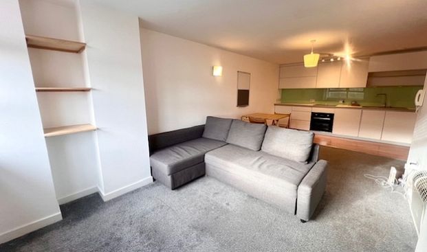 Fantastic modern 2 bed apartment in the City Centre - Photo 1
