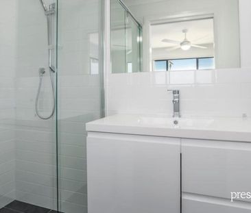 CONTEMPORARY STYLISH TOWNHOUSE WITH MANY GREAT FEATURES IN POPULAR ... - Photo 6