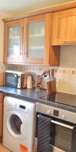 Mullards Close, Hackbridge, CR4 - Photo 3
