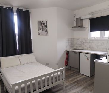 Room in a Shared House, Barras Lane, CV1 - Photo 3