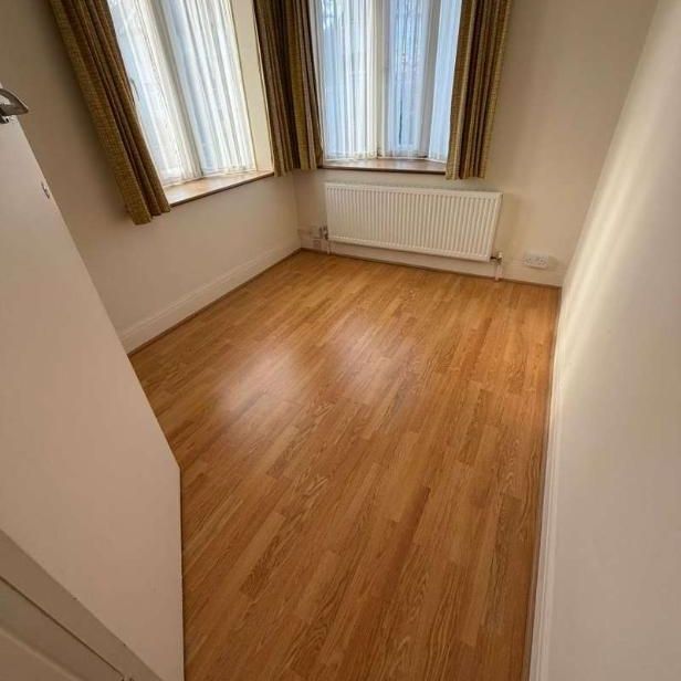 Tenterden Drive, London, NW4 - Photo 1