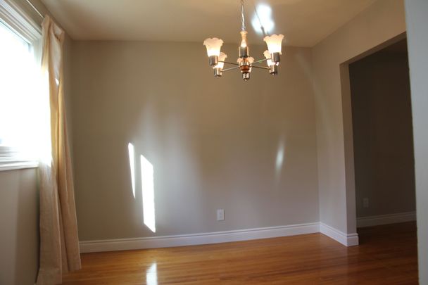 For Lease - 3121 Victoria Street, Oakville, Ontario - Photo 1