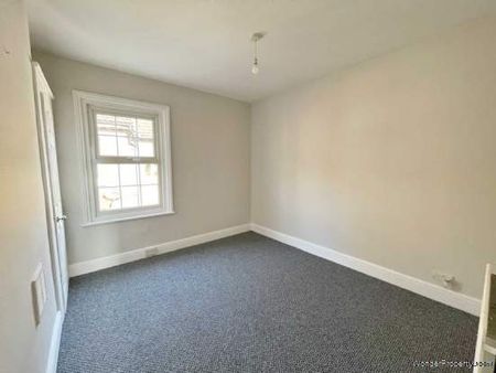 2 bedroom property to rent in Rochester - Photo 2