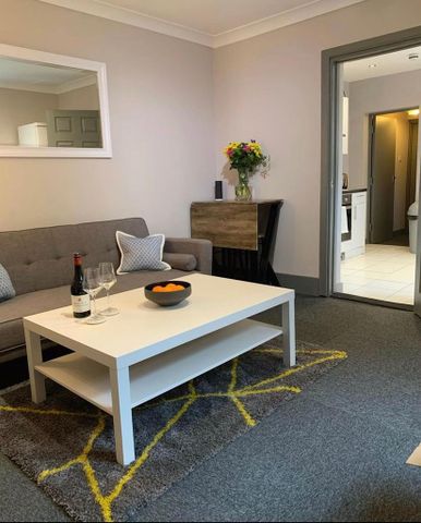 1 bedroom in a house share to rent - Photo 2