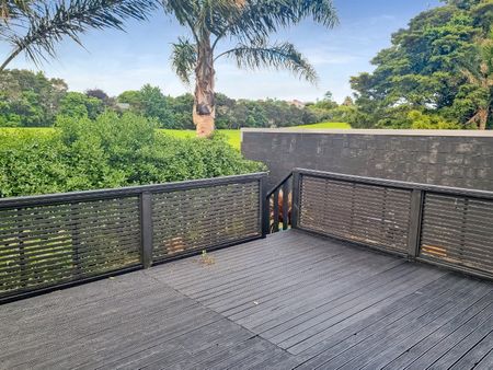 Remuera 1 bedroom unit plus an office with private garden and carport - Photo 2
