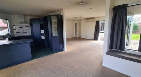 196 Thomas Road, Rototuna North - Photo 2