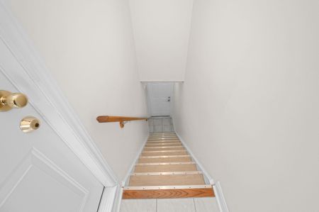 For Lease - 26 Phillipo Drive, Hamilton, Ontario - Photo 4