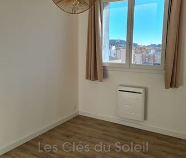 Location Appartement 3 pièces 74m² LA SEYNE SUR MER 83500 - Photo 3