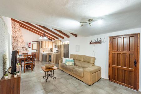 Cortijo For Long Term Rental In El Cañuelo In Maro - Photo 2