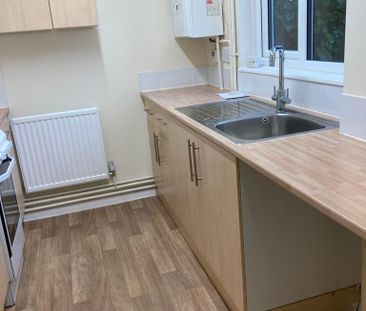 2 bedroom terraced house to rent - Photo 3