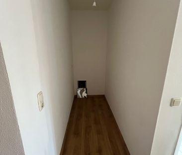 Gut aufgeteilte 4-Zimmer-Wohnung mit Balkon und Carportparkplatz - Foto 6