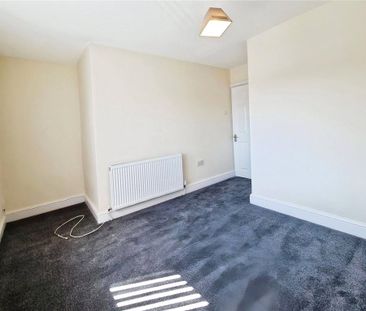 3 bedroom end of terrace house to rent - Photo 6