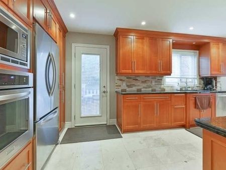 For Lease - 292 Hillside Drive, Mississauga, Ontario - Photo 4