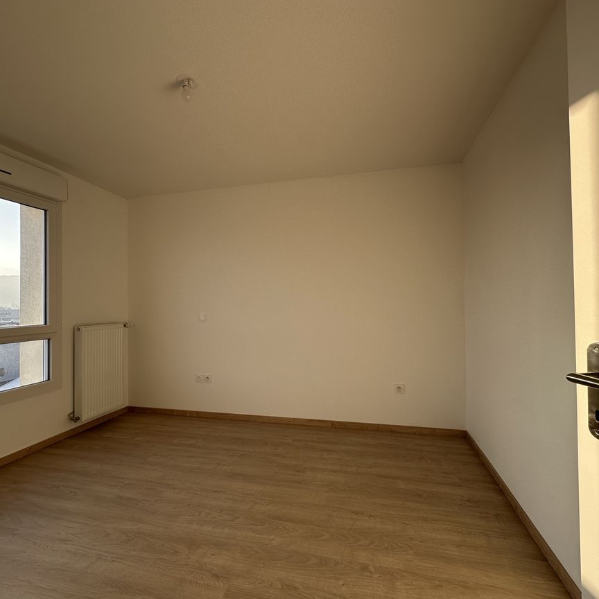 Location Appartement 2 pièces 42m² ECHIROLLES 38130 - Photo 1