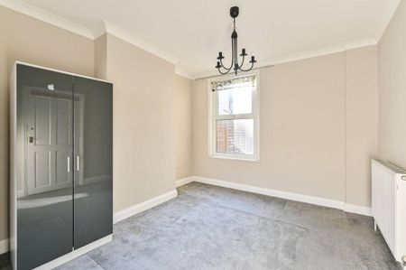 2 bedroom maisonette to rent - Photo 3