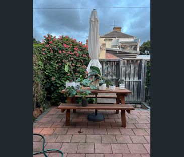 A Quiet Family Home in Carlton - Photo 6