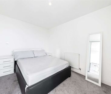 Well-presented one bedroom apartment with lovely views over King Ge... - Photo 5
