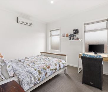 Modern Living in Lalor - Photo 3