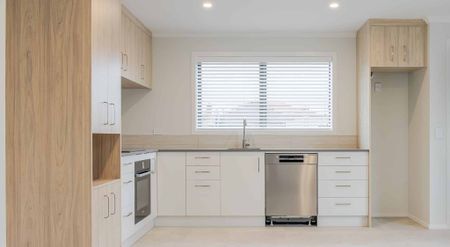 Brand new 2 bedroom unit! - Photo 4