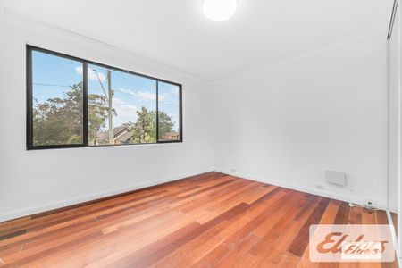 115 Flushcombe Road - Photo 2