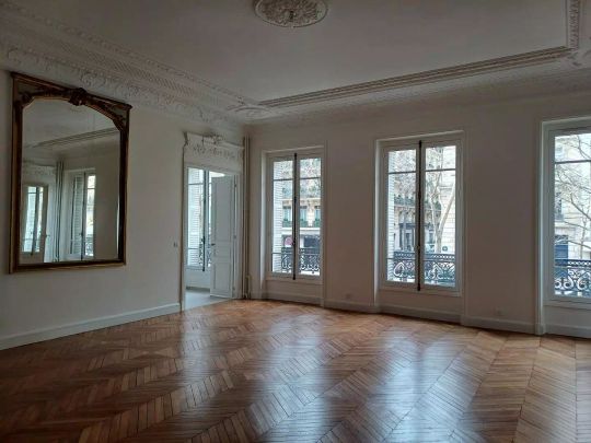 location Appartement T7 DE 250m² À PARIS - Photo 1