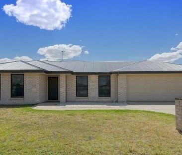 Modern Family Home in Quiet Oakey - Photo 6