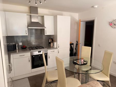 2 bedroom flat to rent - Photo 4