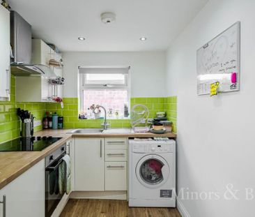 5 bedroom semi-detached house to rent - Photo 2