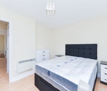 Felixstowe Court, London, E16 flat to rent - Photo 6