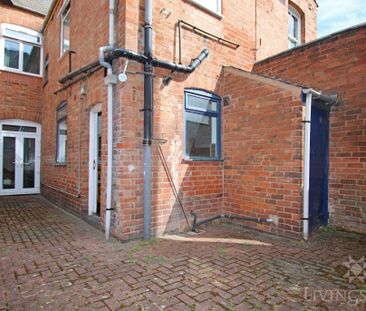 4 bedroom terraced house to rent - Photo 1