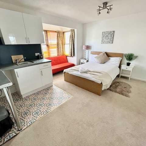 Studio to rent - Photo 1