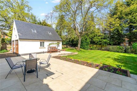 5 bedroom detached house to rent - Photo 4