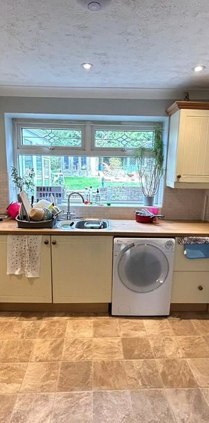 Saffron Road, Bracknell Saffron Road, Bracknell - Photo 1