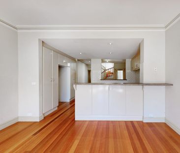 Spacious Townhouse in a great location - Photo 3