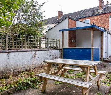 Thesiger Street // Bed Student House // Aug, LN5 - Photo 5