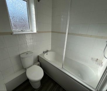 4 bedroom terraced house to rent - Photo 5