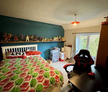 Jubilee Close - Photo 4