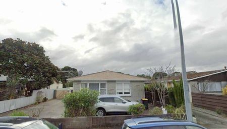 Prime Location - Photo 3