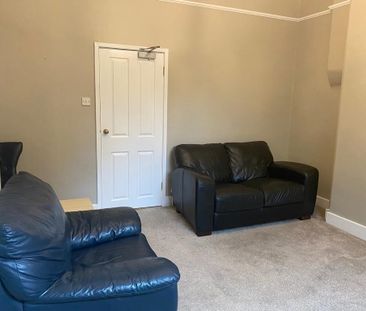 1 Bed Flat, Brownhill Road, SE6 - Photo 1