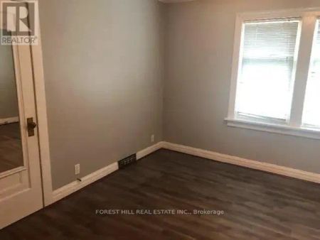 76 WEXFORD AVENUE S - Photo 2