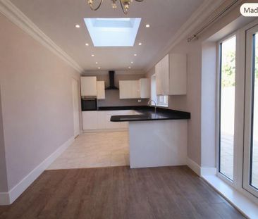 5 bedroom semi-detached house to rent - Photo 6