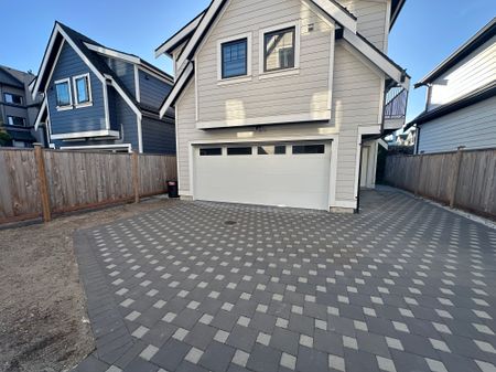 Executive Living: 4 Bedroom + Office Home W/ High End Finishes. Double Garage. - Photo 2