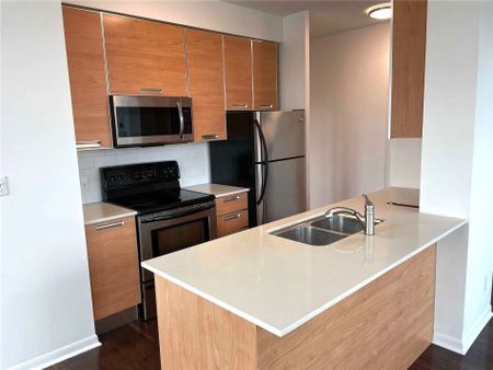 For Lease - 3391 Bloor Street Unit# 318, Toronto, Ontario - Photo 3