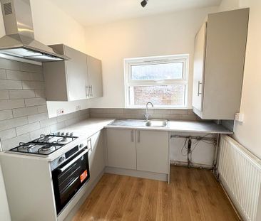 3 bedroom terraced house to rent - Photo 4